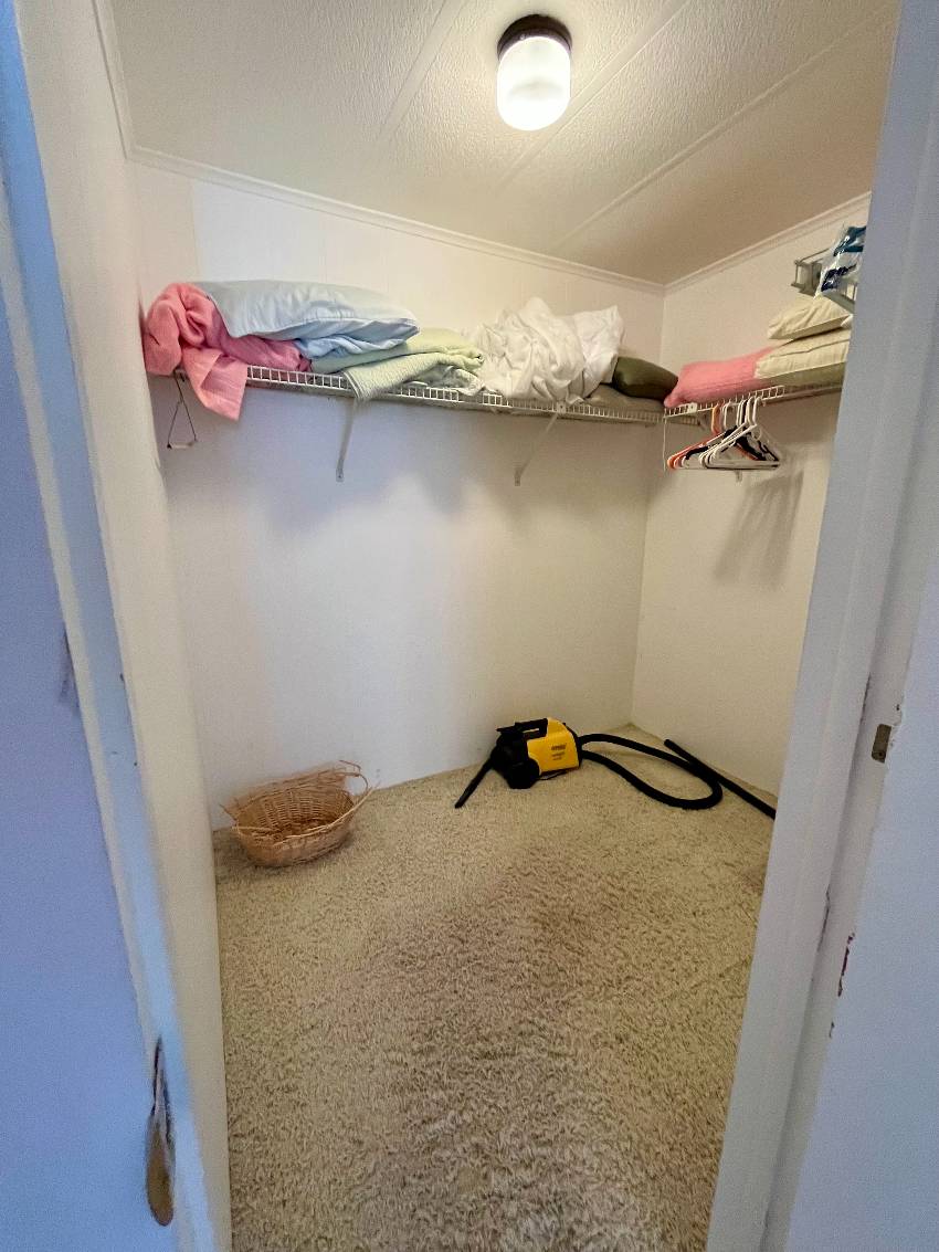 1268 S Indies Circle a Venice, FL Mobile or Manufactured Home for Sale